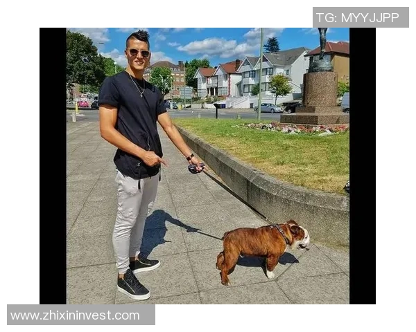 足球明星们热衷的短袜品牌揭秘时尚与运动的完美结合 足球明星们热衷的短袜品牌揭秘时尚与运动的完美结合